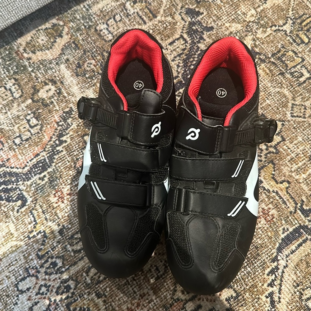 Size 40 peloton shoe